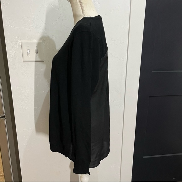 One A Black Keyhole High Low Knit Top Medium - Picture 4 of 10